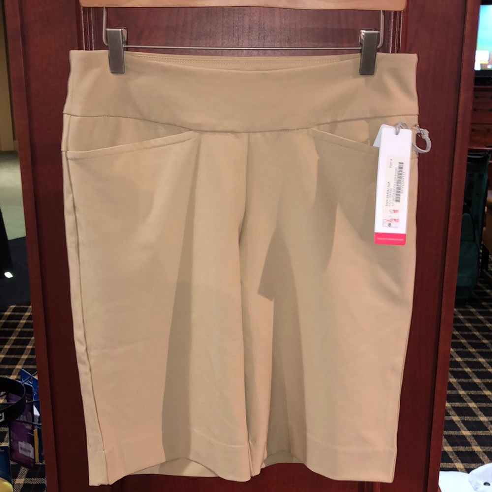 NWT Tail short